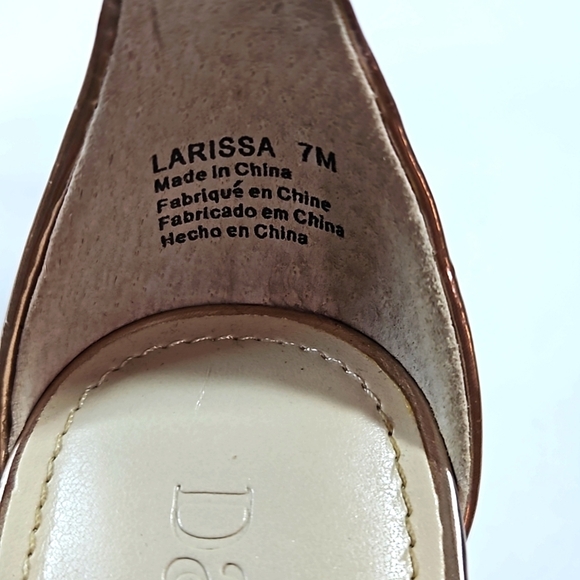 David's Bridal Rose Gold Heels Size 7 - Picture 4 of 8